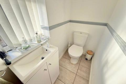 3 bedroom semi-detached house for sale, Underwood Drive, Whitby