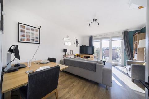 93 Aveling Close, Purley, CR8 4DX