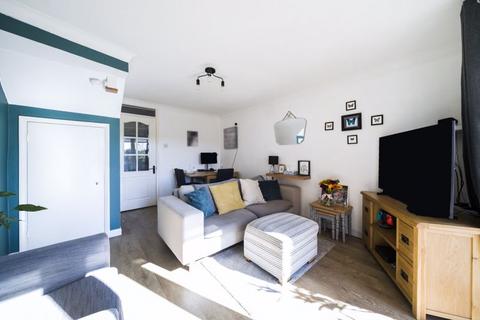 93 Aveling Close, Purley, CR8 4DX