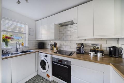 93 Aveling Close, Purley, CR8 4DX