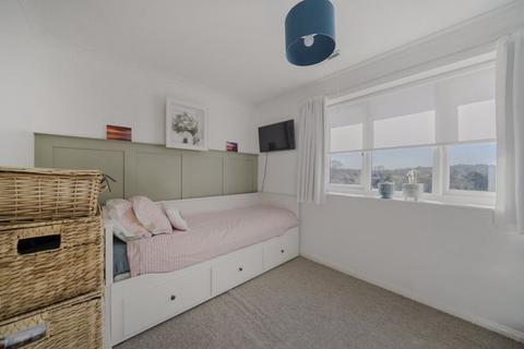 93 Aveling Close, Purley, CR8 4DX