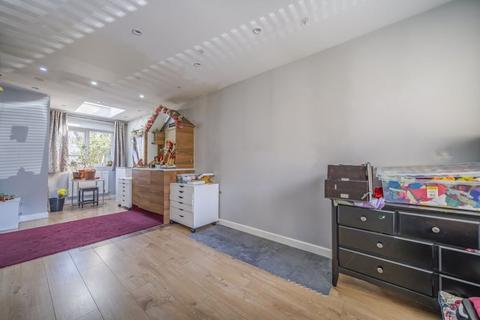 28 Hamond Close, South Croydon, CR2 6BZ