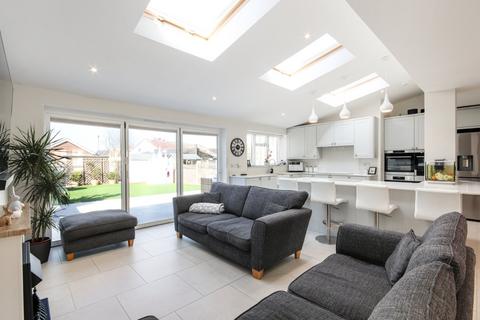 10 Crockenhall Way, Istead Rise, Gravesend, DA13 9DB