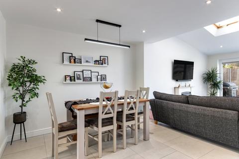 10 Crockenhall Way, Istead Rise, Gravesend, DA13 9DB