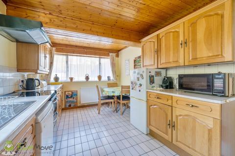 10a Burney Bit, Pamber Heath, Tadley, RG26 3TN