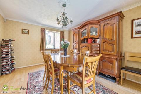 10a Burney Bit, Pamber Heath, Tadley, RG26 3TN