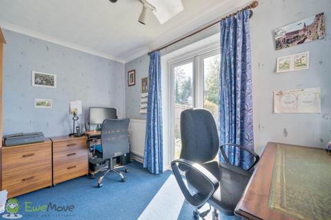 10a Burney Bit, Pamber Heath, Tadley, RG26 3TN