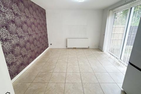 3 bedroom detached house to rent, Rothesay Crescent, Sale M33