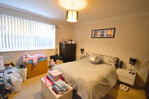2 bedroom ground floor flat for sale, Richmond Park Road, Bournemouth BH8