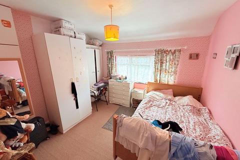 undefined, Avon Road, Greenford