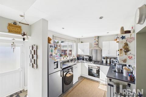 30 Glebe Road, Hull, HU7 0DX