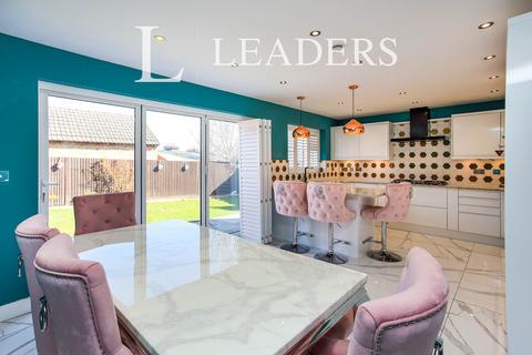 4 bedroom detached house to rent, Hanson Drive