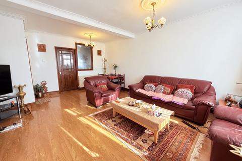 30 Cedar Grove, Southall, UB1 2XD