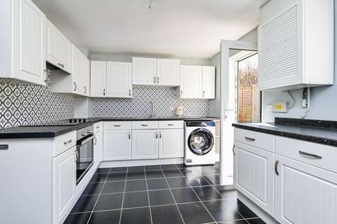63 Ellington Drive, Basingstoke, RG22 4EZ