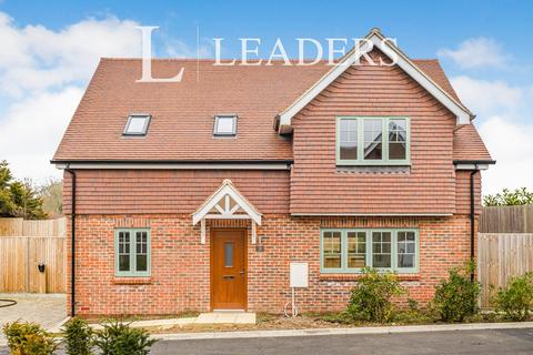 4 bedroom detached house to rent, Acorn Gardens, Bell Lane