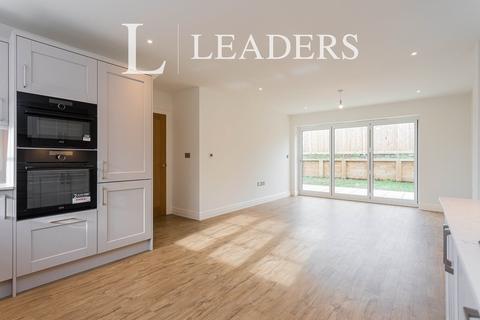 4 bedroom detached house to rent, Acorn Gardens, Bell Lane