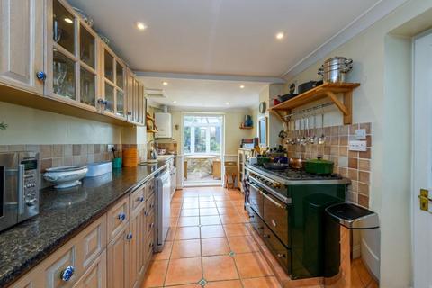 25 Bath Road, Bradford-on-avon, BA15 1SW