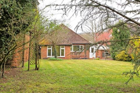3 bedroom bungalow for sale, London Road, Chalfont St. Giles