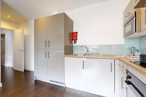 2 bedroom apartment to rent, Apt 45, Park Square Residence, 21 Park Square South LS1
