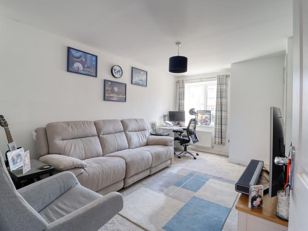 Living Room Ewe Move Swindon South Alissa Davis
