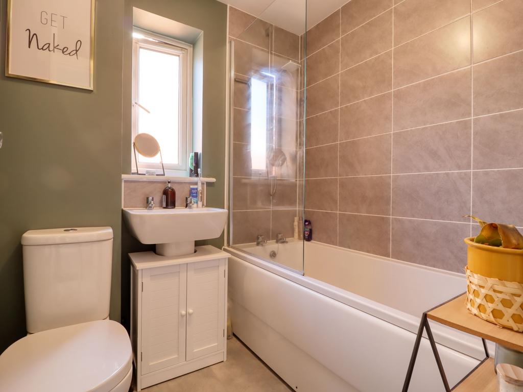 Bathroom Ewe Move Swindon South Alissa Davis