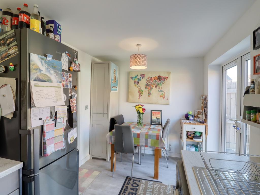 Kitchen Diner Ewe Move Swindon South Alissa Davis