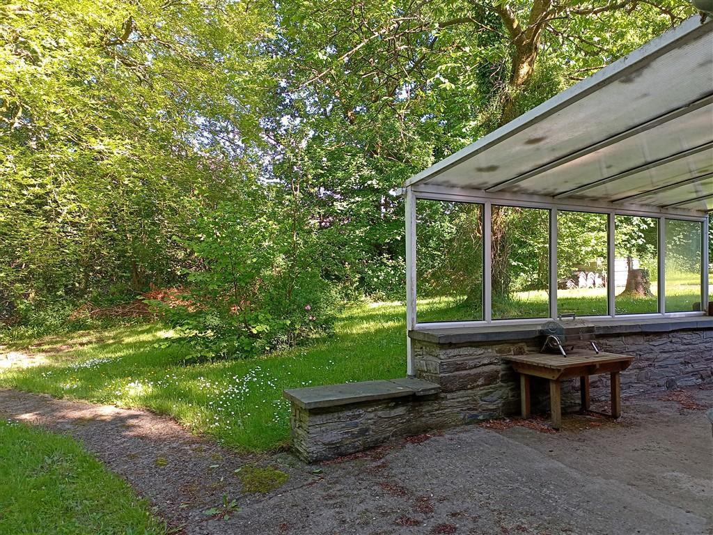 Lean To And Gardens