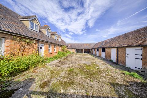 Woodland Gannaway, Norton Lindsey, Warwick, CV35 8JT