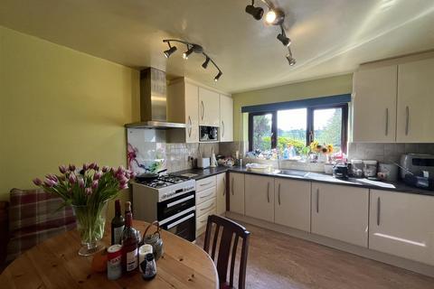 4 bedroom detached house for sale, Abb Scott Lane, Bradford BD12