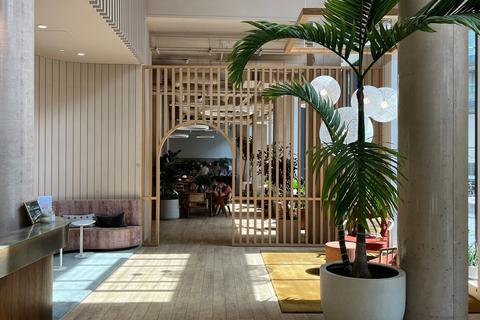 Studio to rent, Ark, Crossharbour Plaza, Canary Wharf, E14