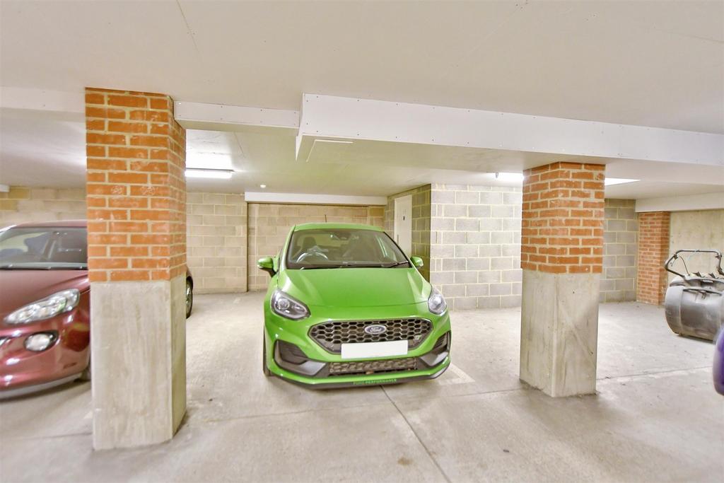 Driveway/Parking
