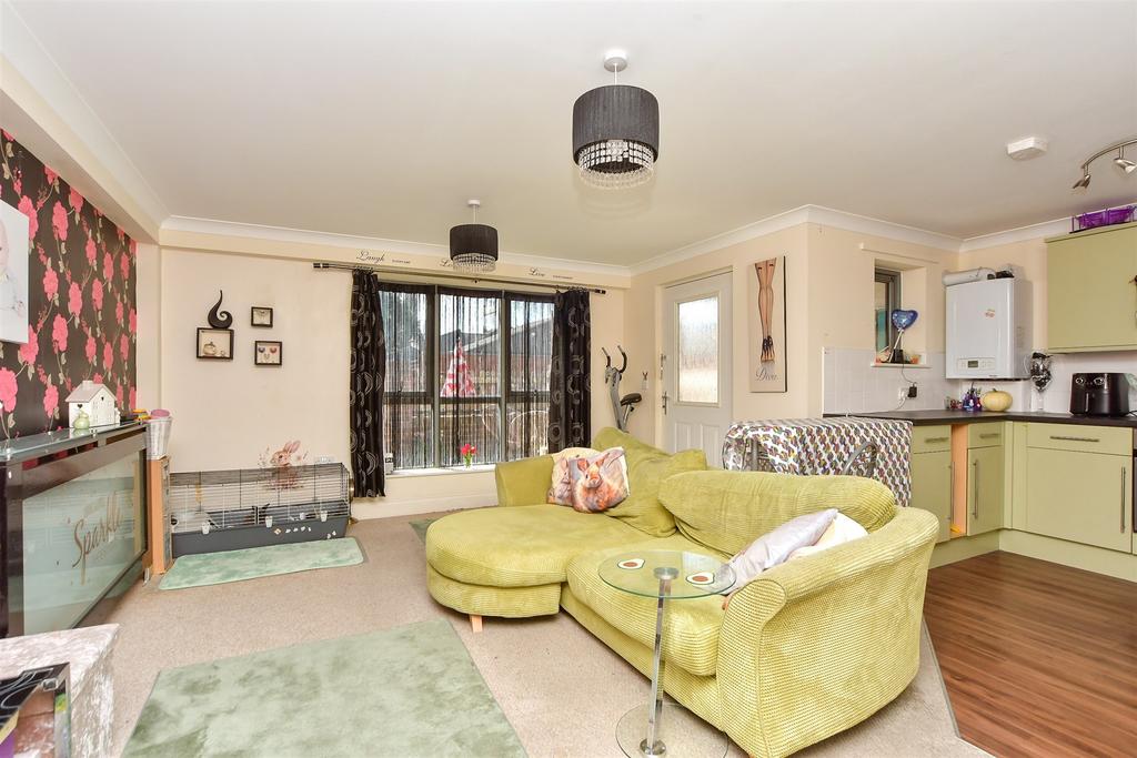 Kitchen / Living Area