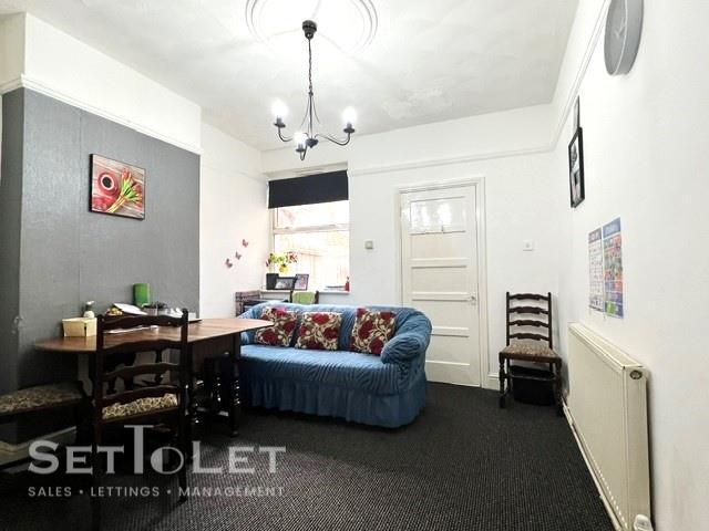 31 Chartley Road, LE31 AB - Sale 4.jpg