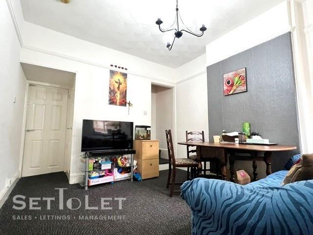 31 Chartley Road, LE31 AB - Sale 6.jpg