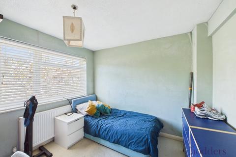 3 bedroom semi-detached house for sale, Wheatash Road, Addlestone, Surrey, KT15