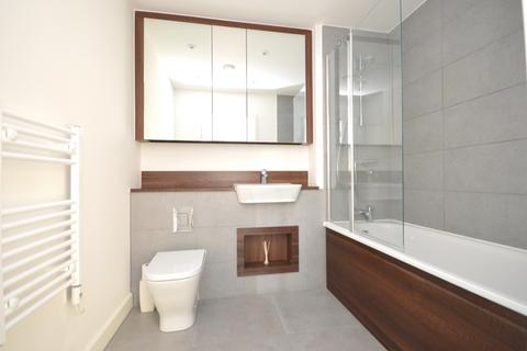 2 bedroom apartment to rent, Adenmore Road, London SE6