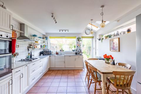 63 Castle Road, St Albans, AL1 5DQ