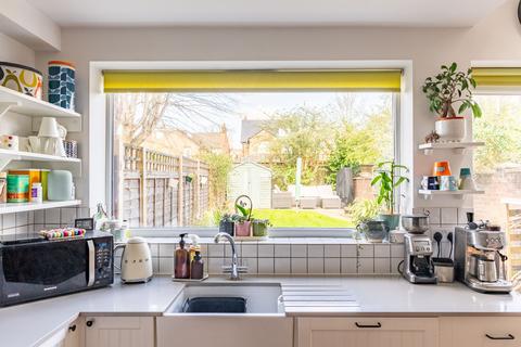 63 Castle Road, St Albans, AL1 5DQ