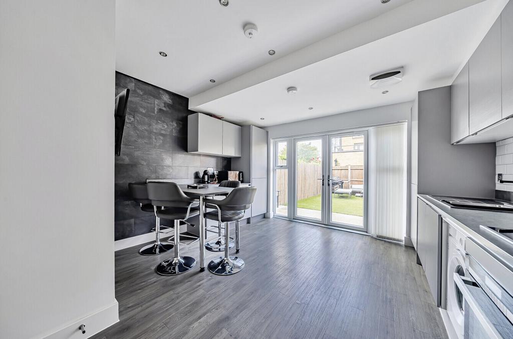 Kitchen/Dining