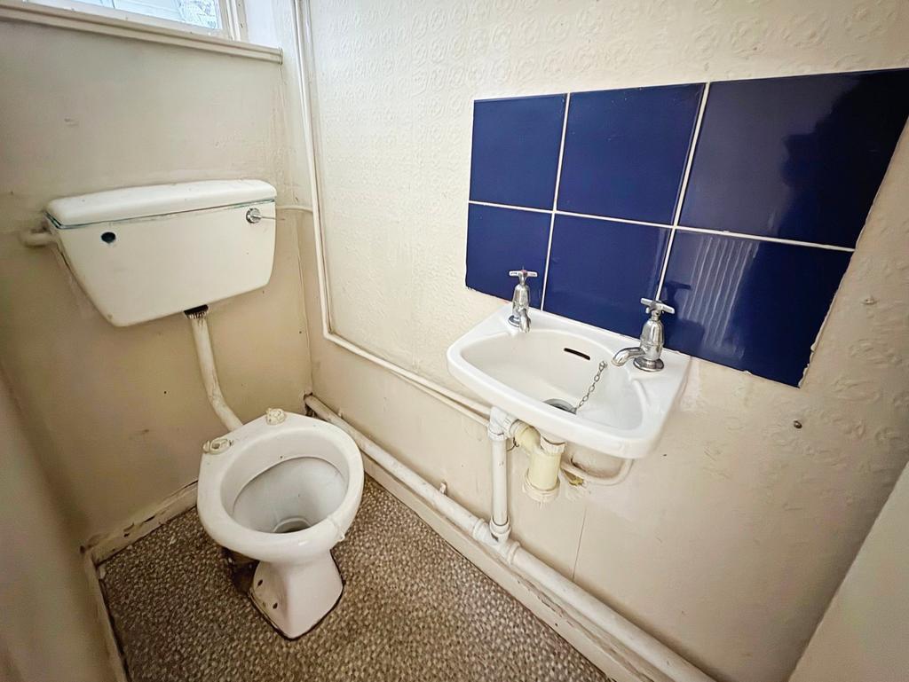 Cloakroom/W.C