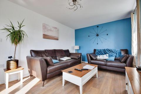 3 bedroom semi-detached house for sale, Sea Holly Walk, Rye TN31