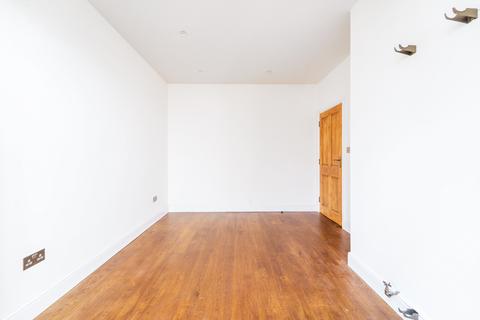 4 bedroom house to rent, South Lane, KT3