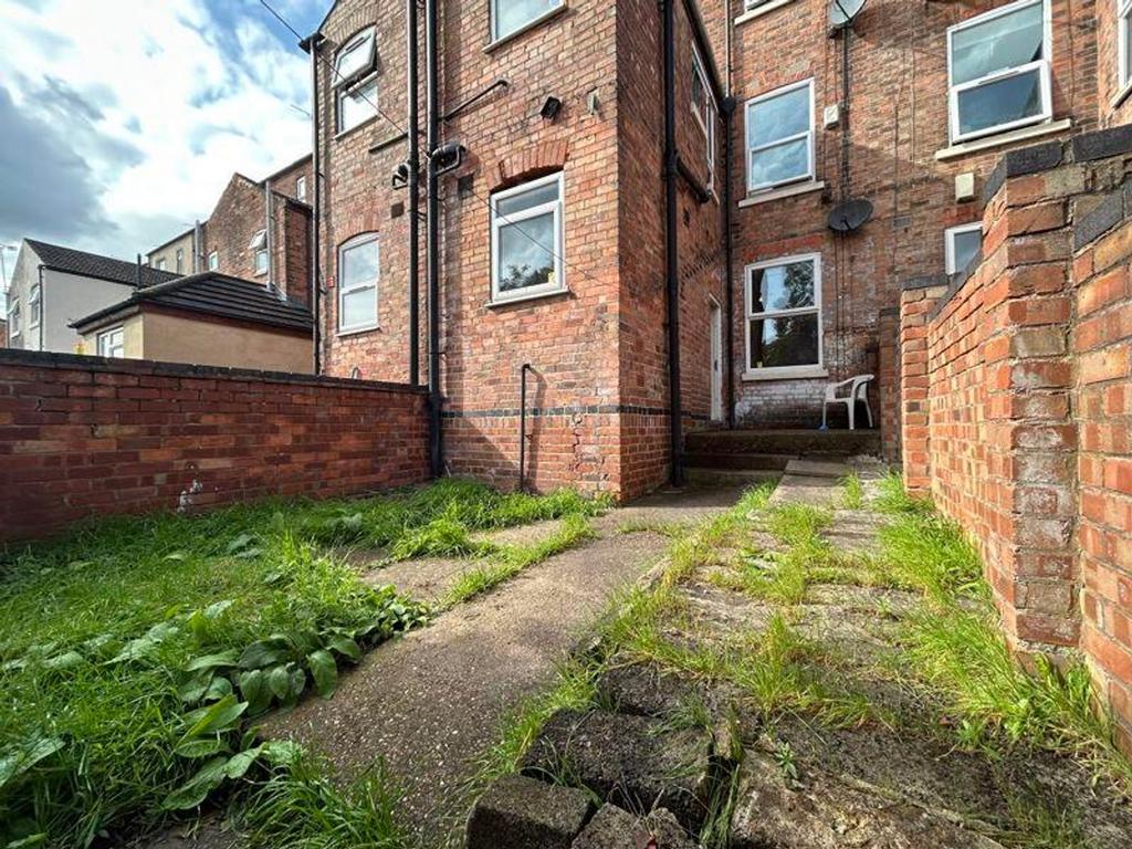 An inviting exterior view of the property with ...