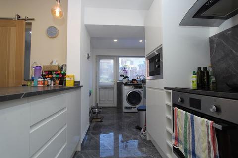 3 bedroom semi-detached house for sale, Regent Drive, Oldbury B69