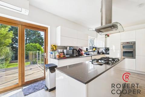 undefined, Lyndhurst Avenue, Pinner, HA5