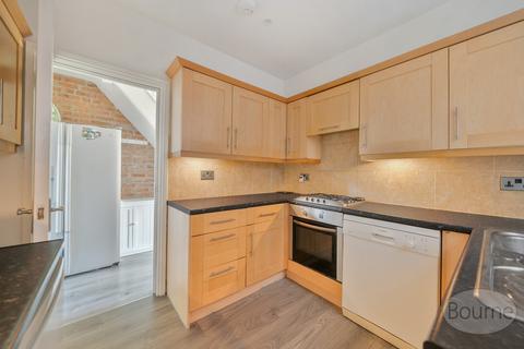 8 Caxton Gardens, Guildford, GU2 8AX