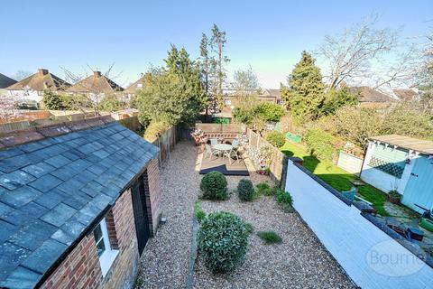 8 Caxton Gardens, Guildford, GU2 8AX