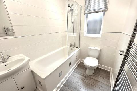 22a Laleham Road, London, SE6 2HT