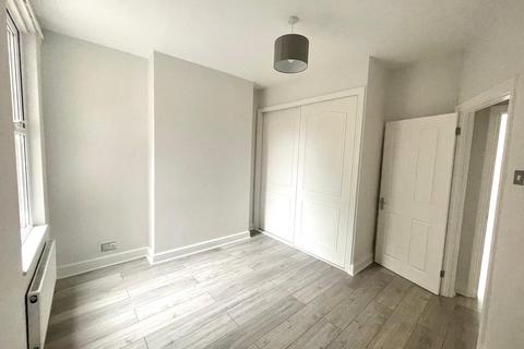 22a Laleham Road, London, SE6 2HT