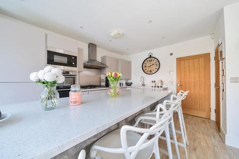 1 Chervil Close, Godalming, GU7 1PS